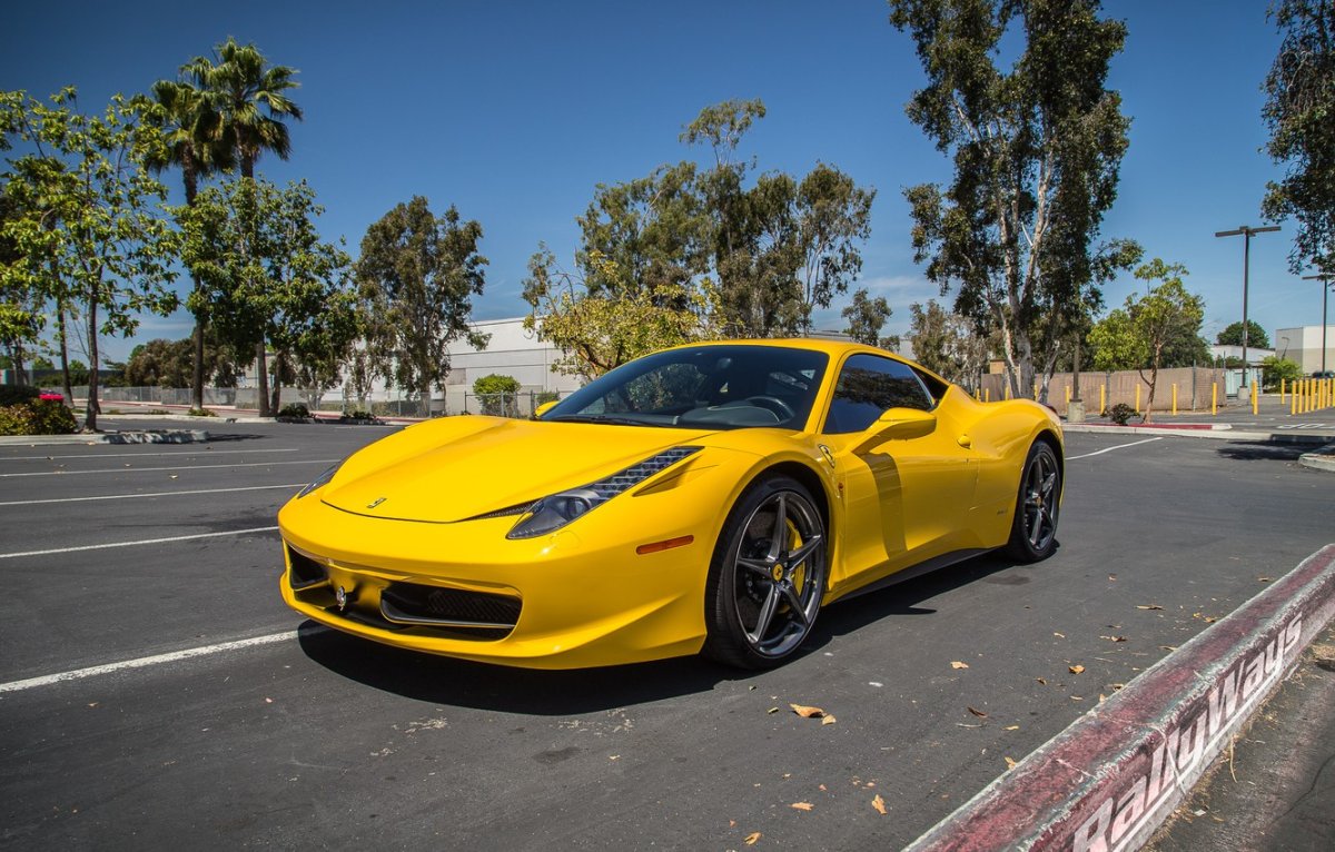 Ferrari 458 Italia Spider Yellow
