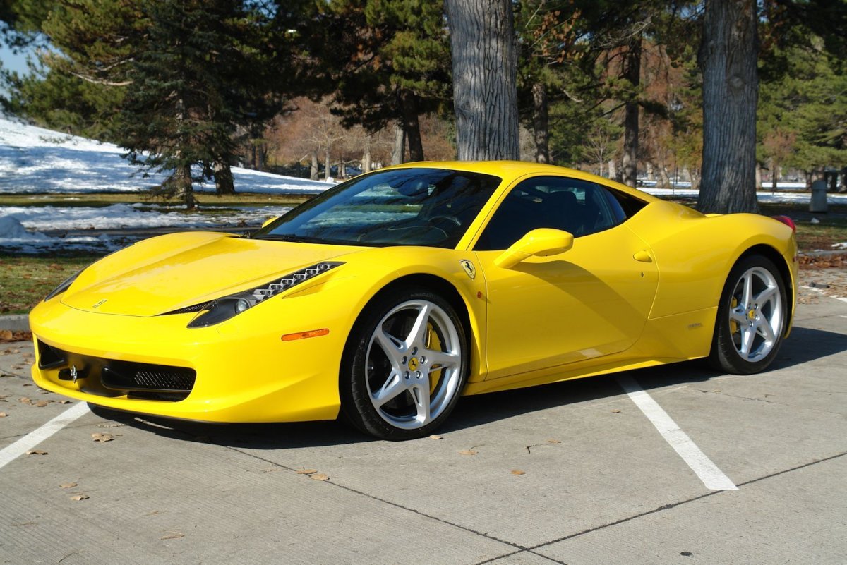 Феррари 458 Italia желтая Spider