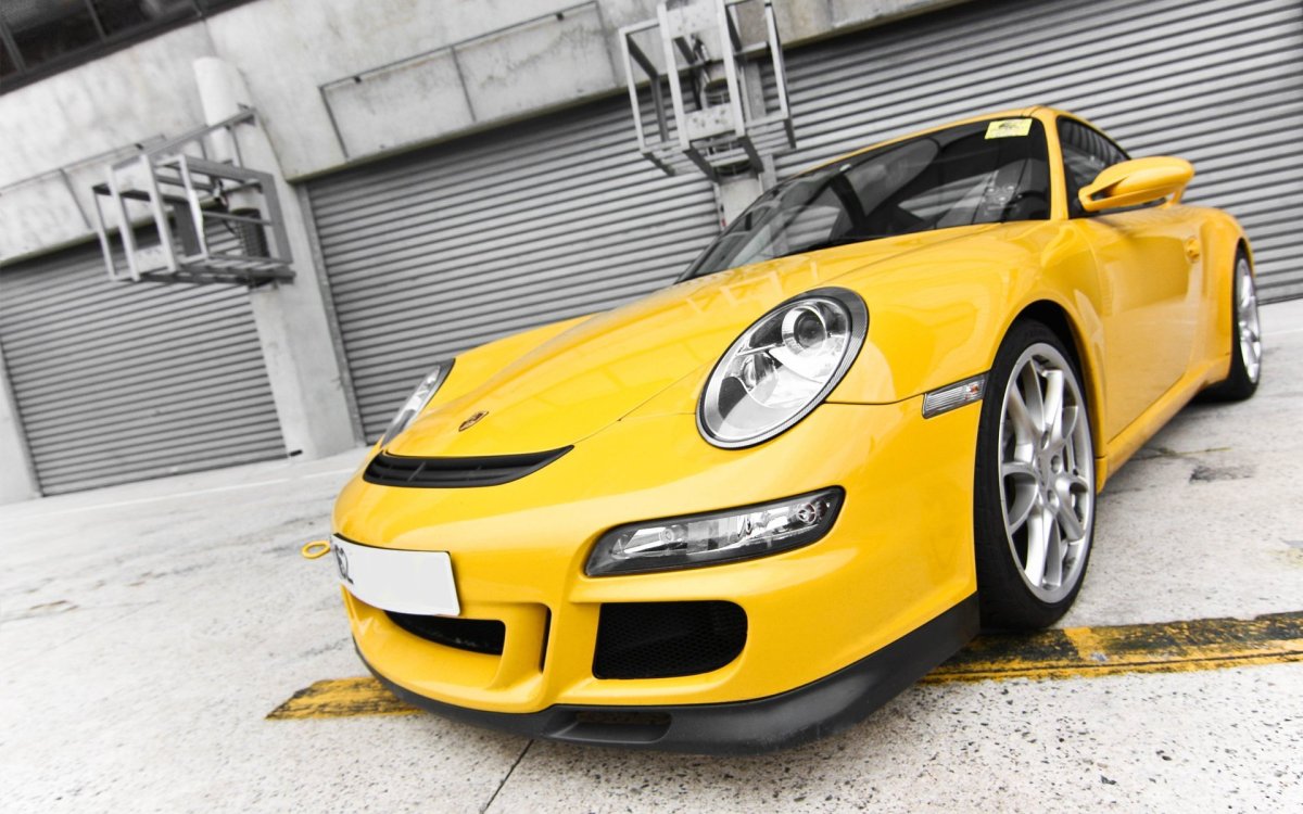 Порше gt3 желтый