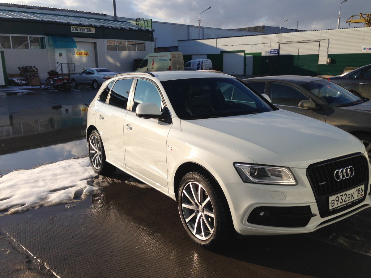 Audi q5 White