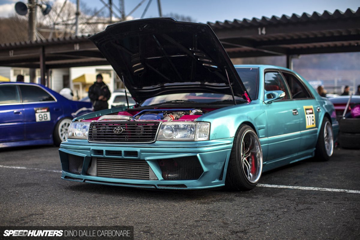 Toyota Crown дрифт