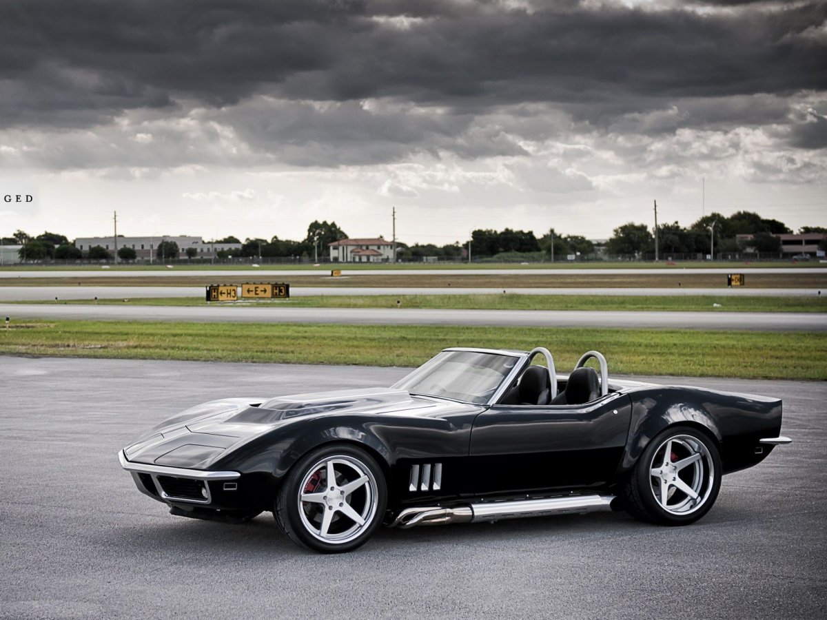 Chevrolet Corvette c3 черный