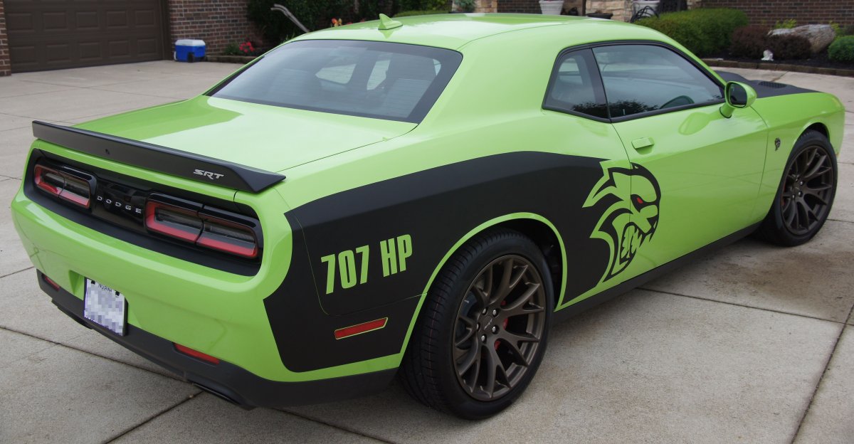 Dodge Challenger Hellcat винилы