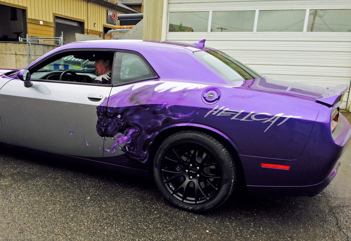 Dodge Challenger srt винил