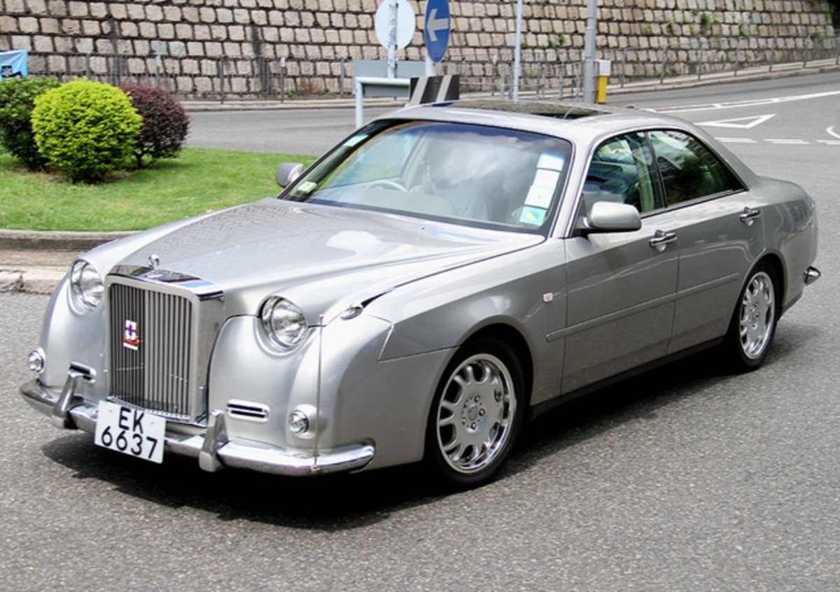 Mitsuoka Galue 2