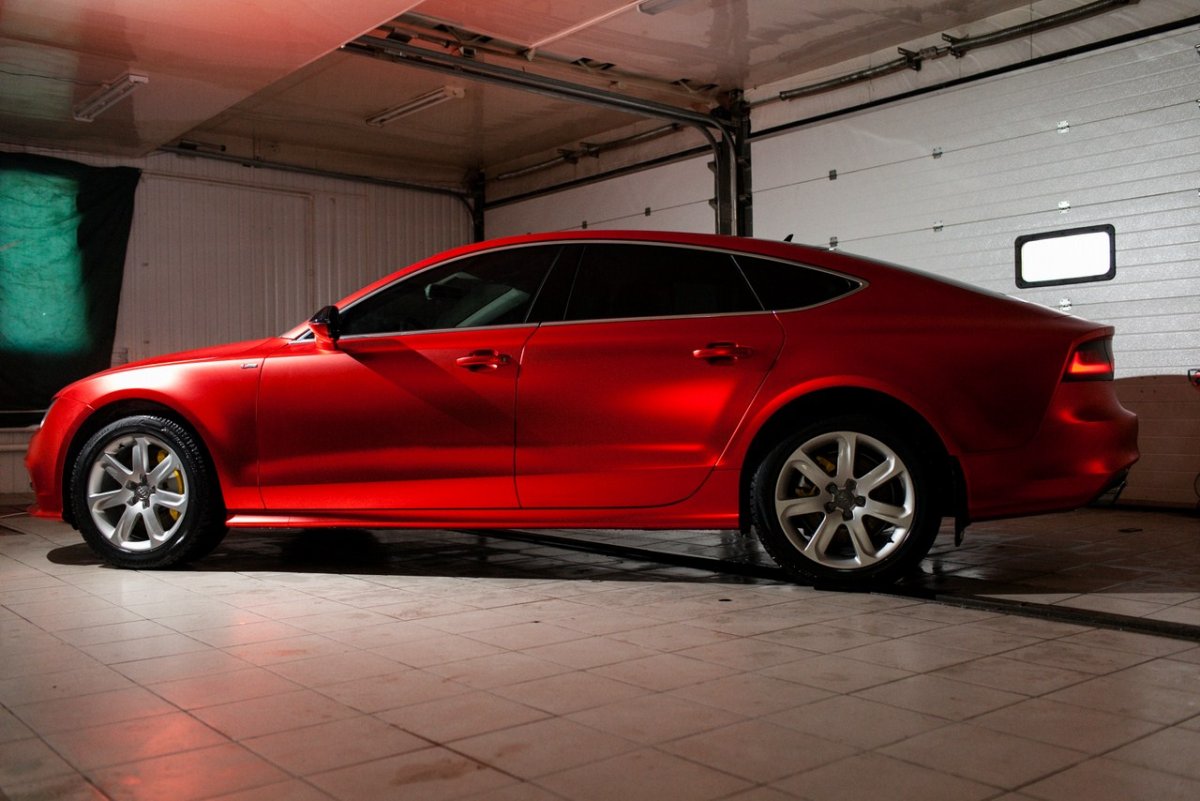 Красная матовая Audi a7