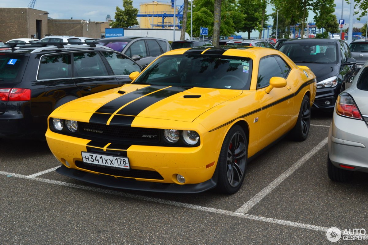 Dodge Challenger Yellow Jacket