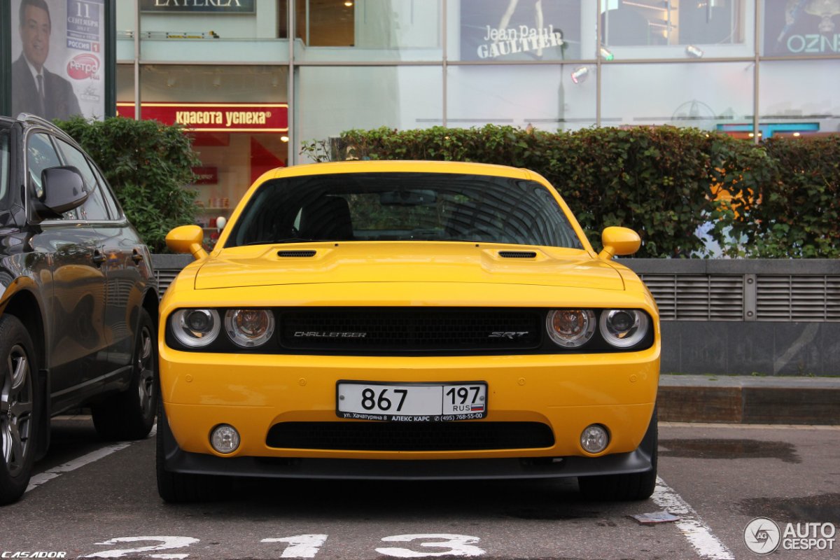 Dodge Challenger srt8 392 жёлтый