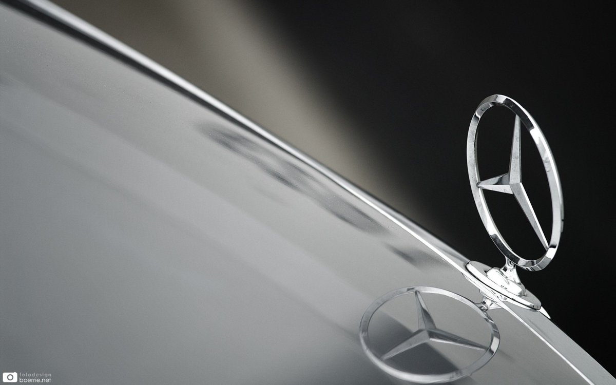 Mercedes Benz logo