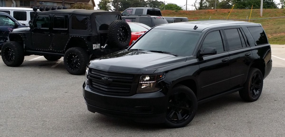 Chevrolet Tahoe 2015 черный