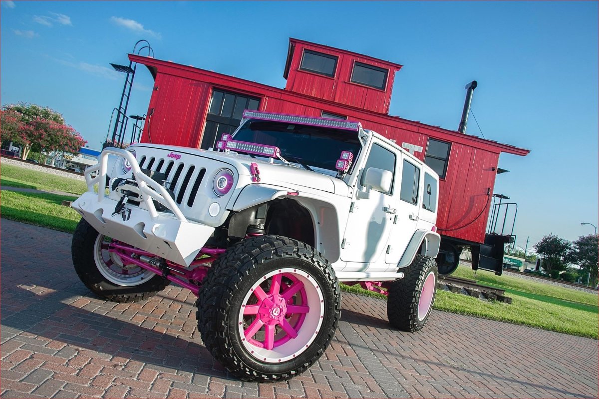 Jeep Wrangler Black and Pink