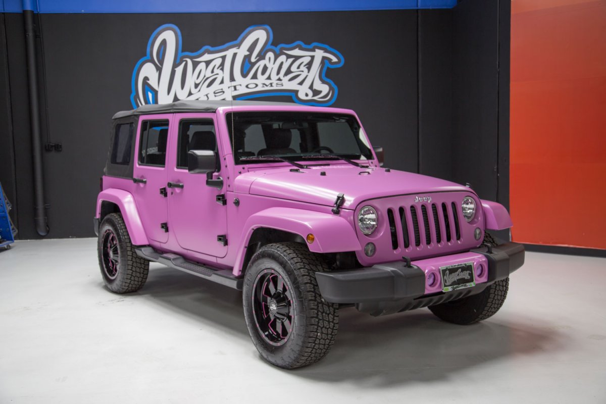 Jeep Wrangler розовый