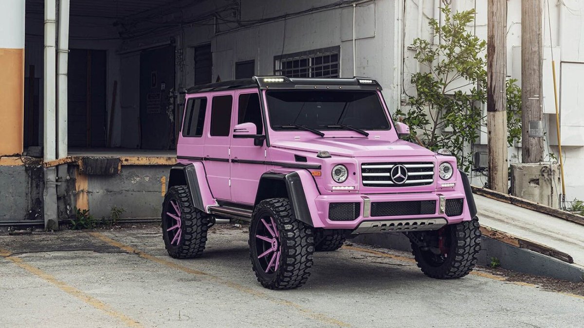 Mercedes Benz g65 розовый