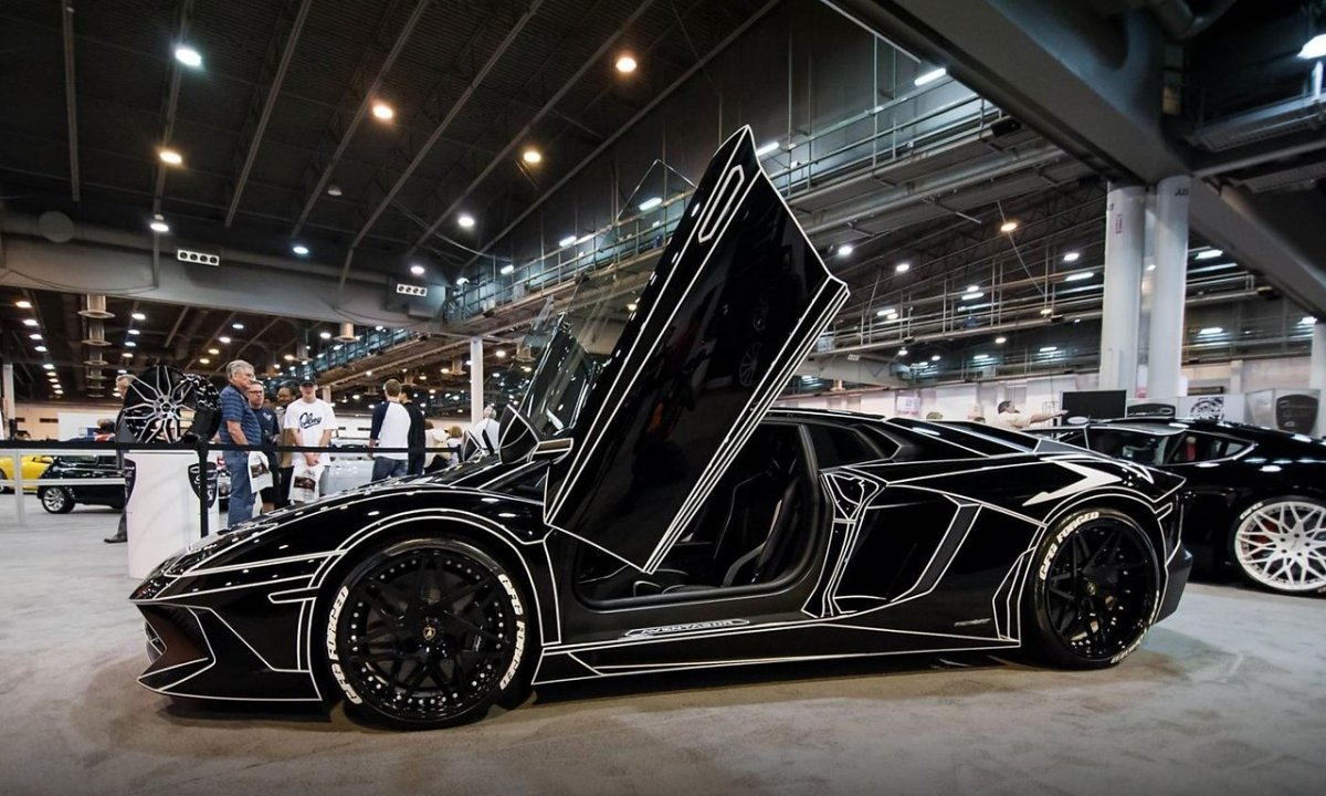 Черный tron Lamborghini Aventador