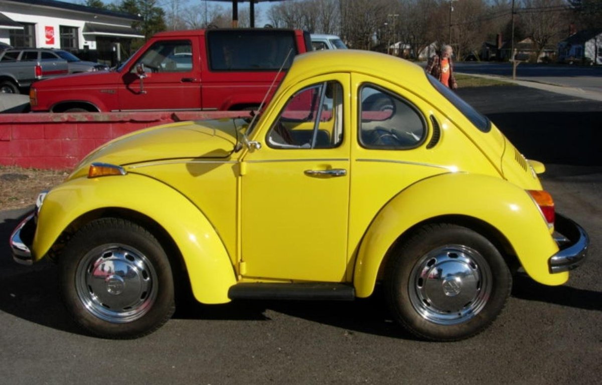 Volkswagen Beetle 1963 желтый