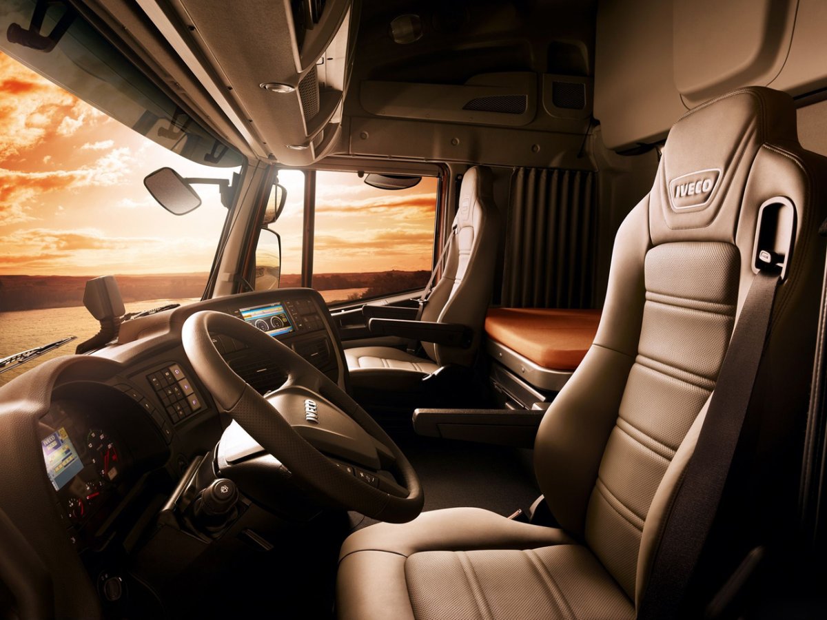 Iveco Stralis Hi-way салон