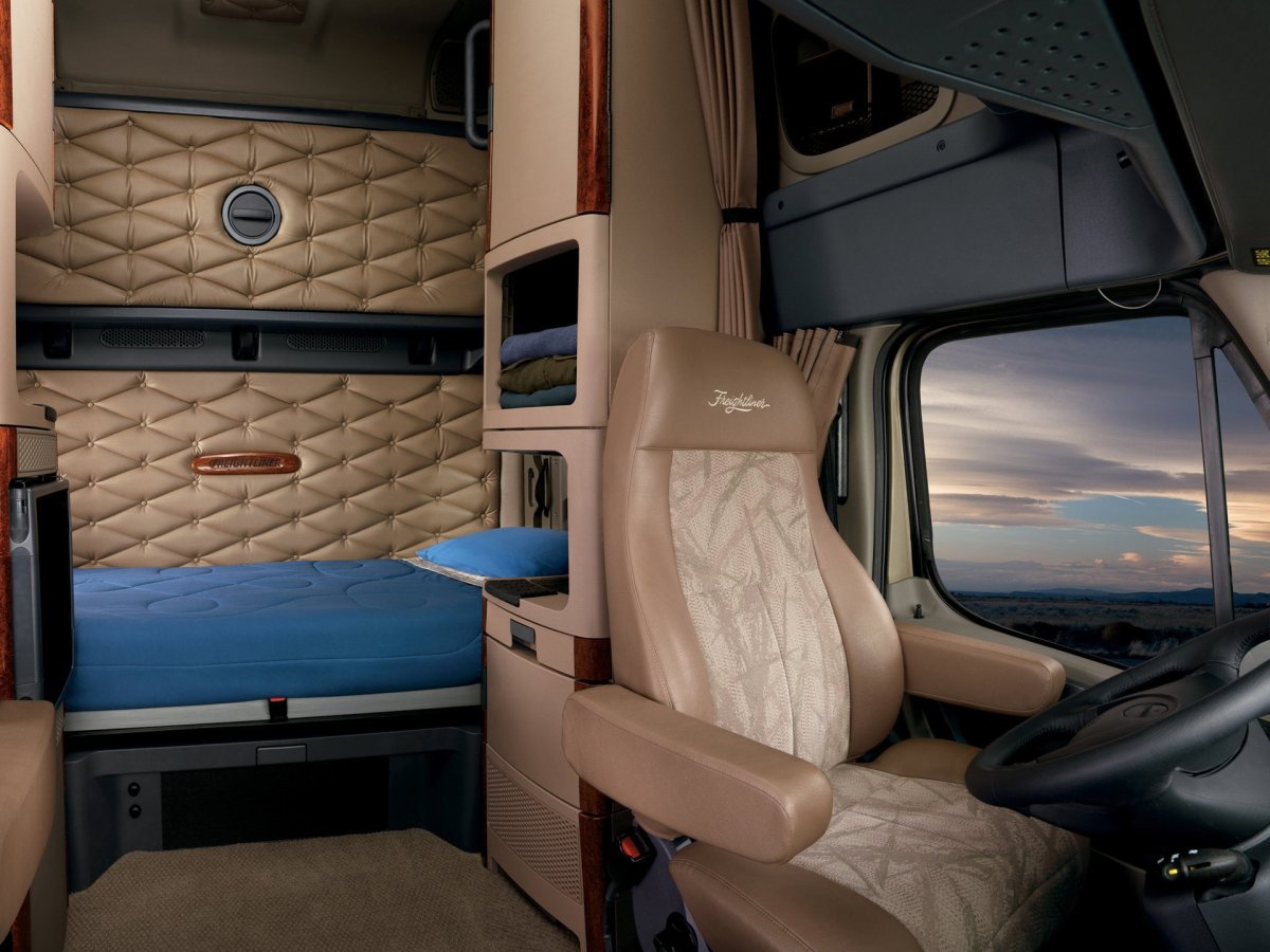 Freightliner Cascadia 2022 салон
