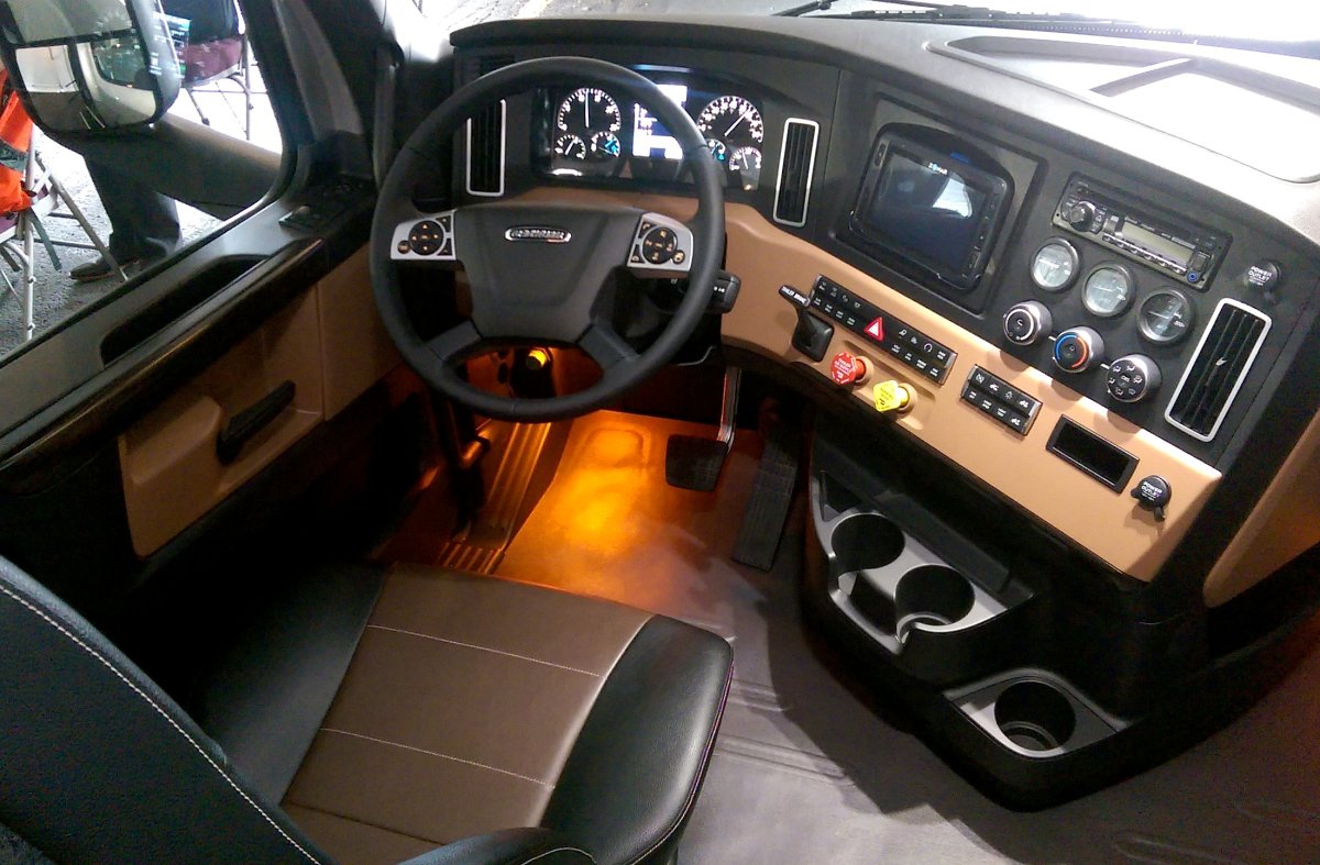 Freightliner Cascadia 2020 салон