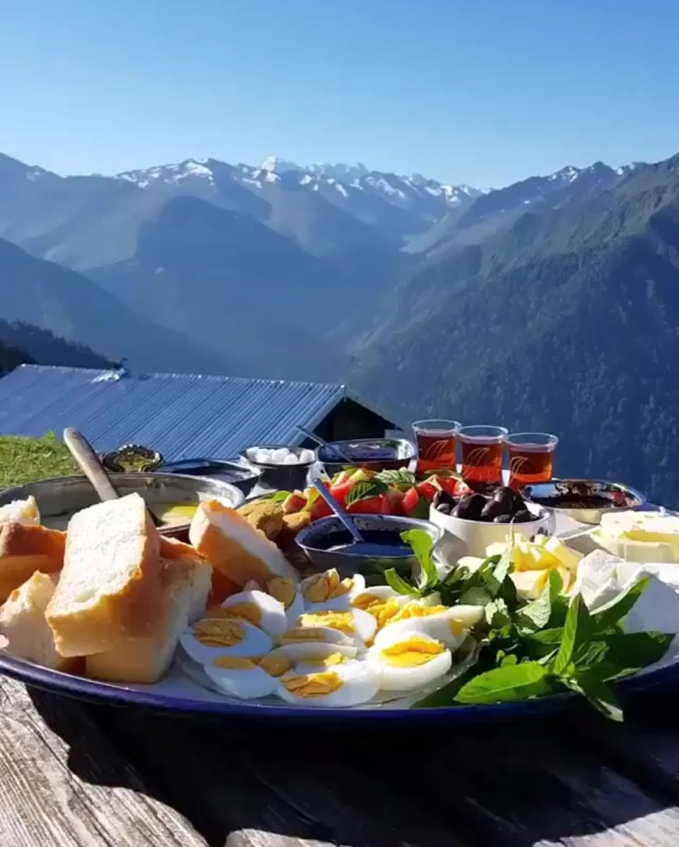 Завтрак в горах