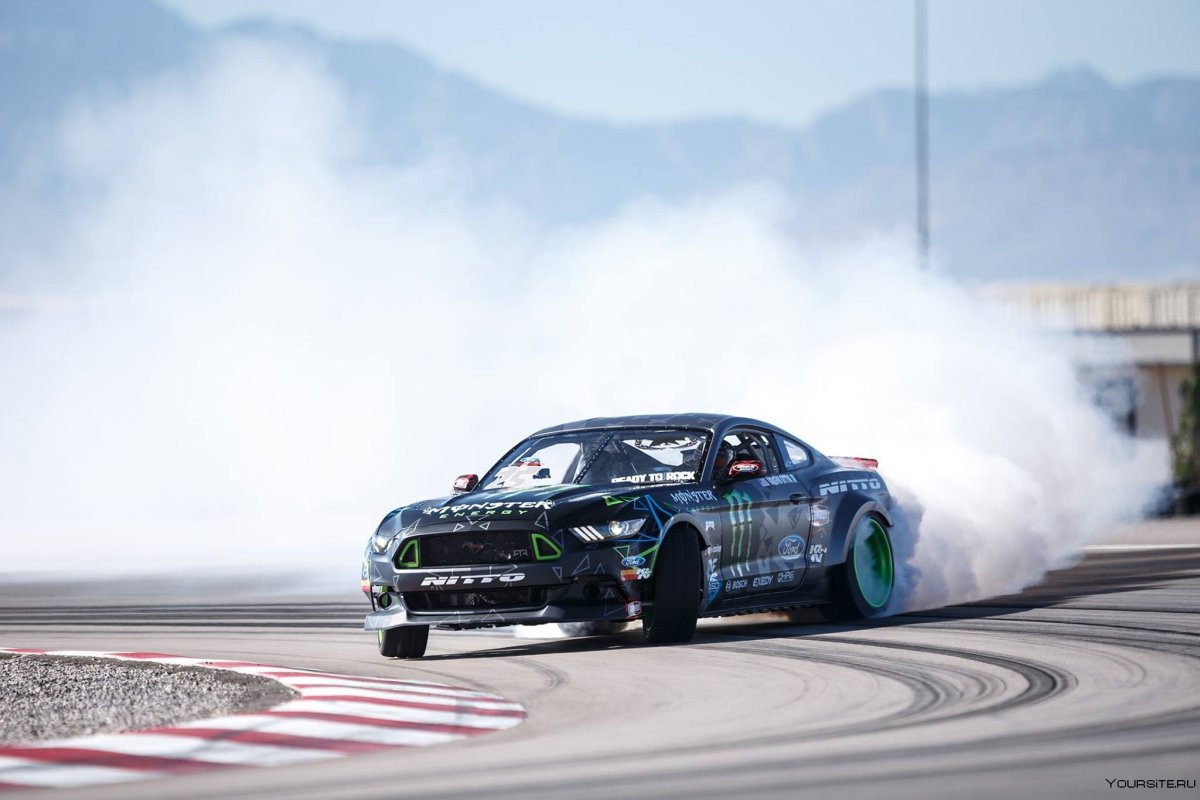 Ford Mustang gt дрифт