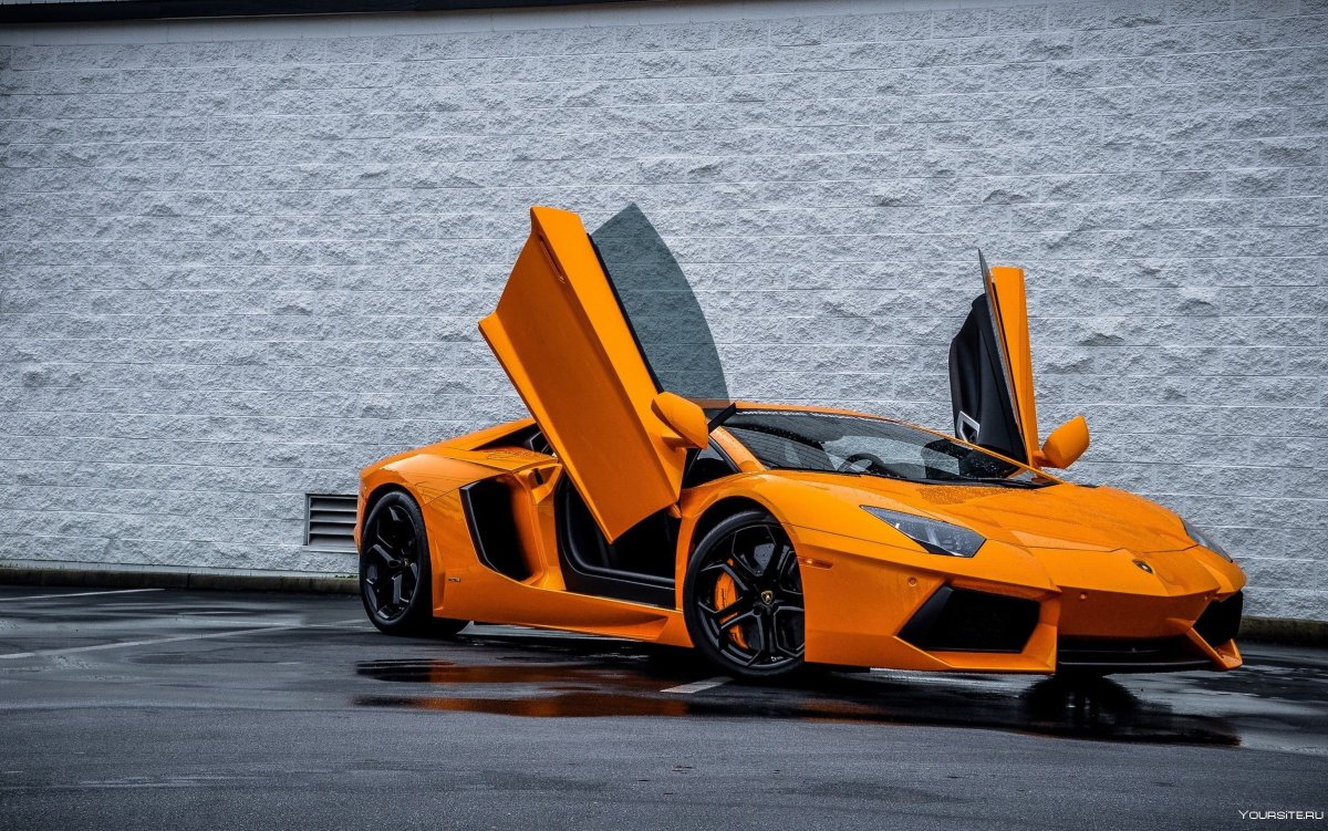 Lamborghini Aventador оранжевая