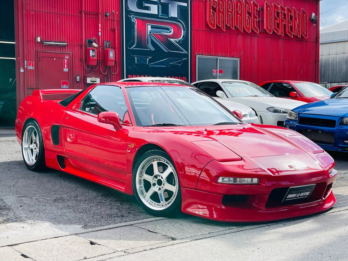 Acura NSX красная