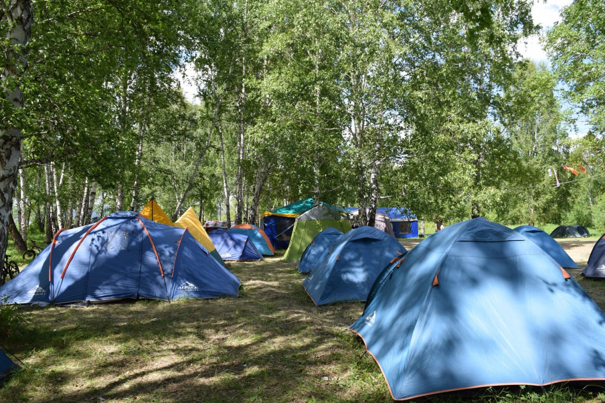 Озеро Волго палаточный лагерь