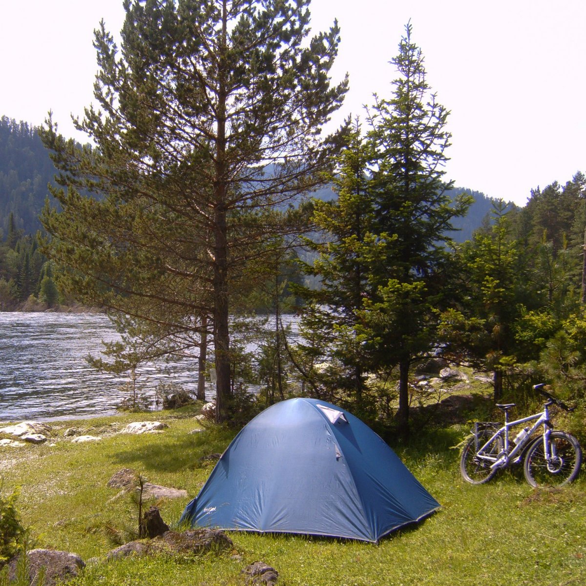 Палаточный лагерь на Телецком озере