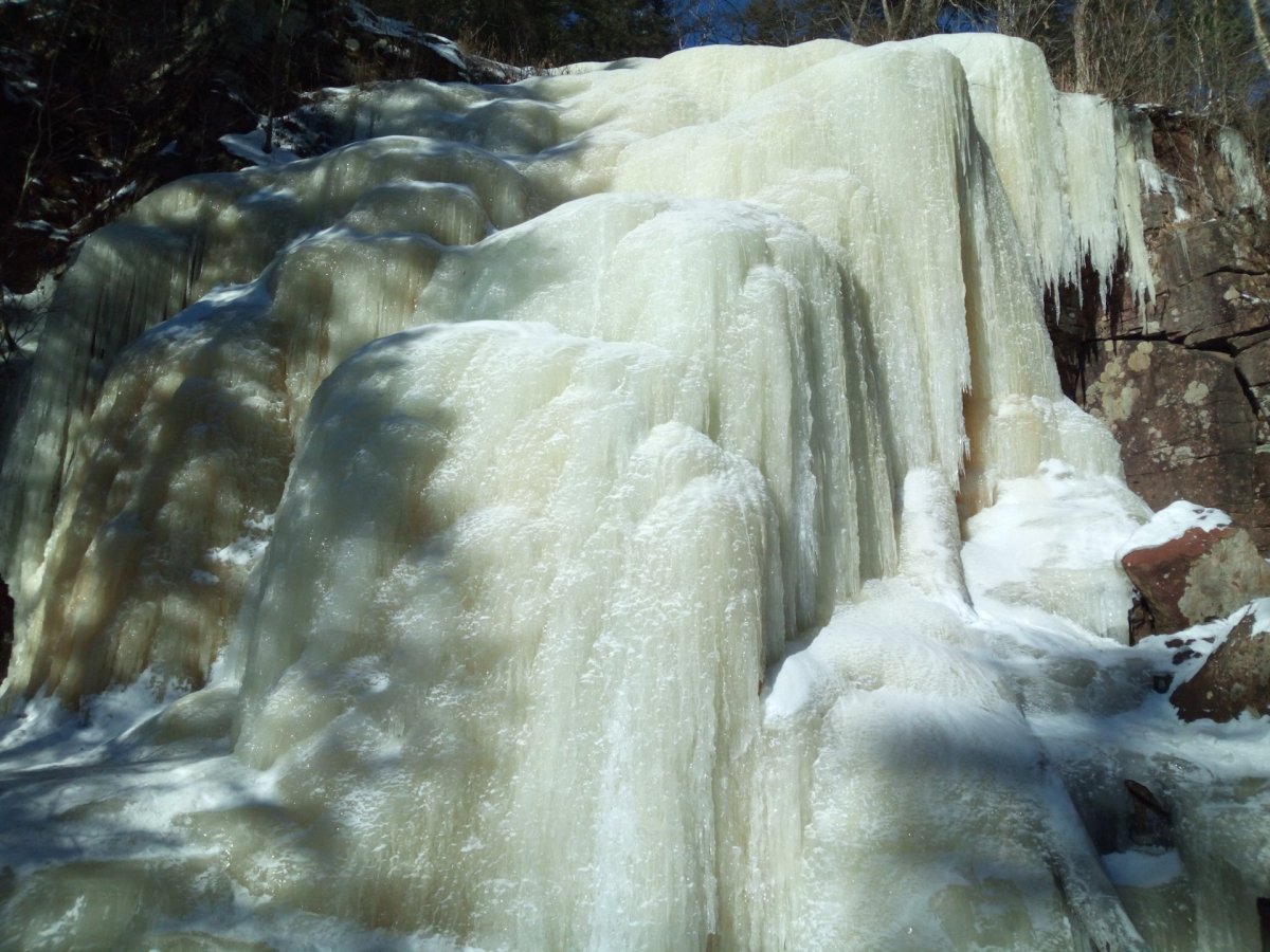 Камышлинский.водопад Алтай зимой