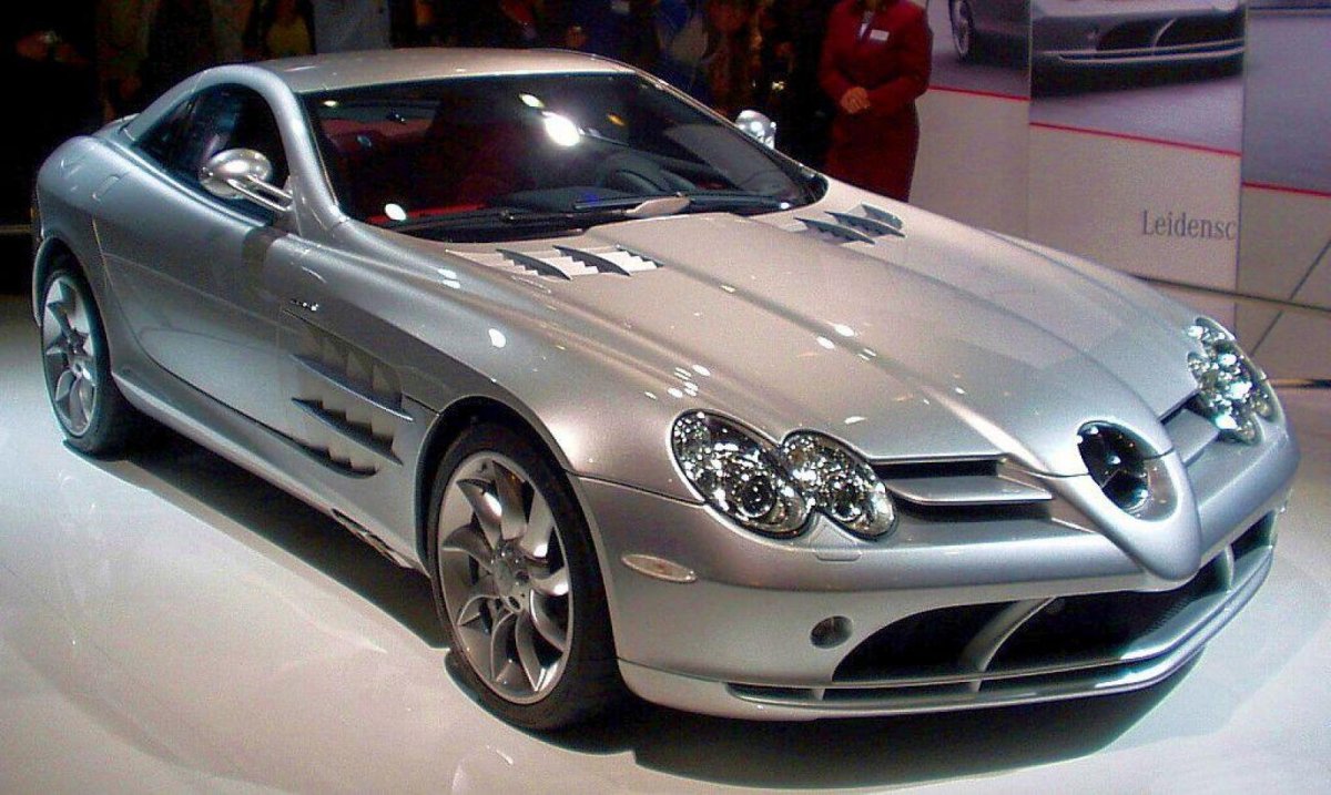 Mercedes Benz SLR