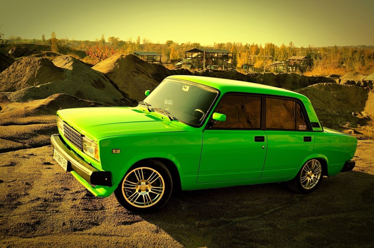 2105 Lada лаймовая