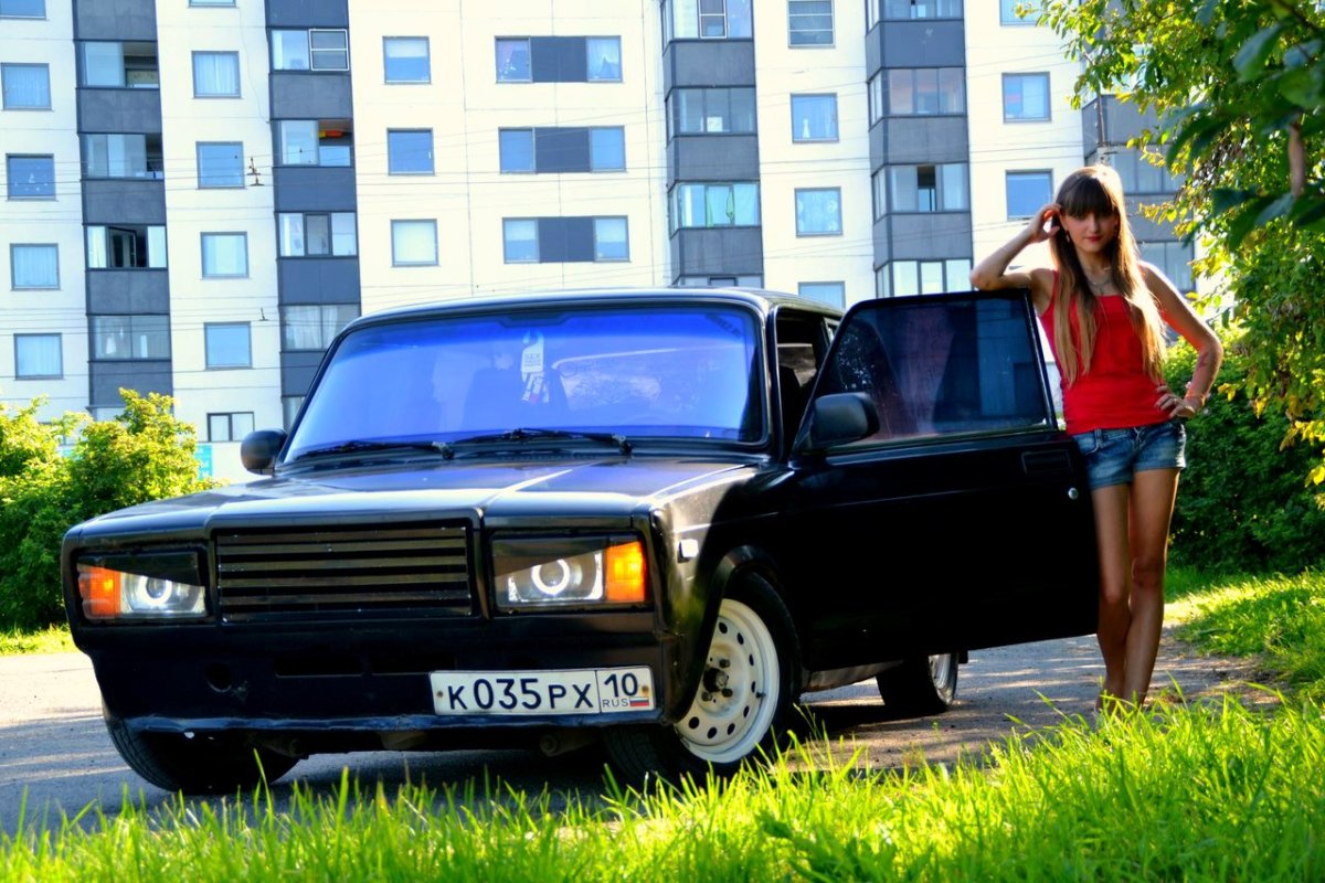 ВАЗ 2107 автош и девушка