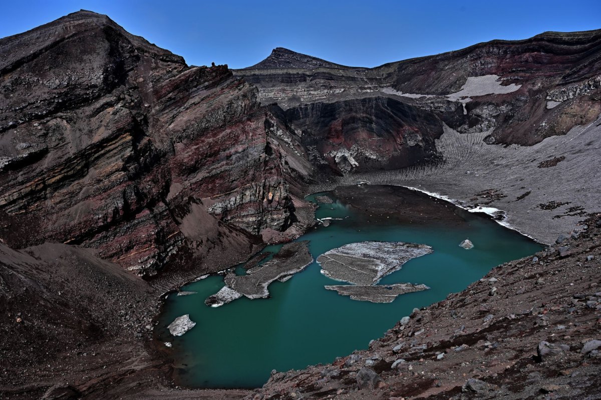 Камчатка озеро в кратере