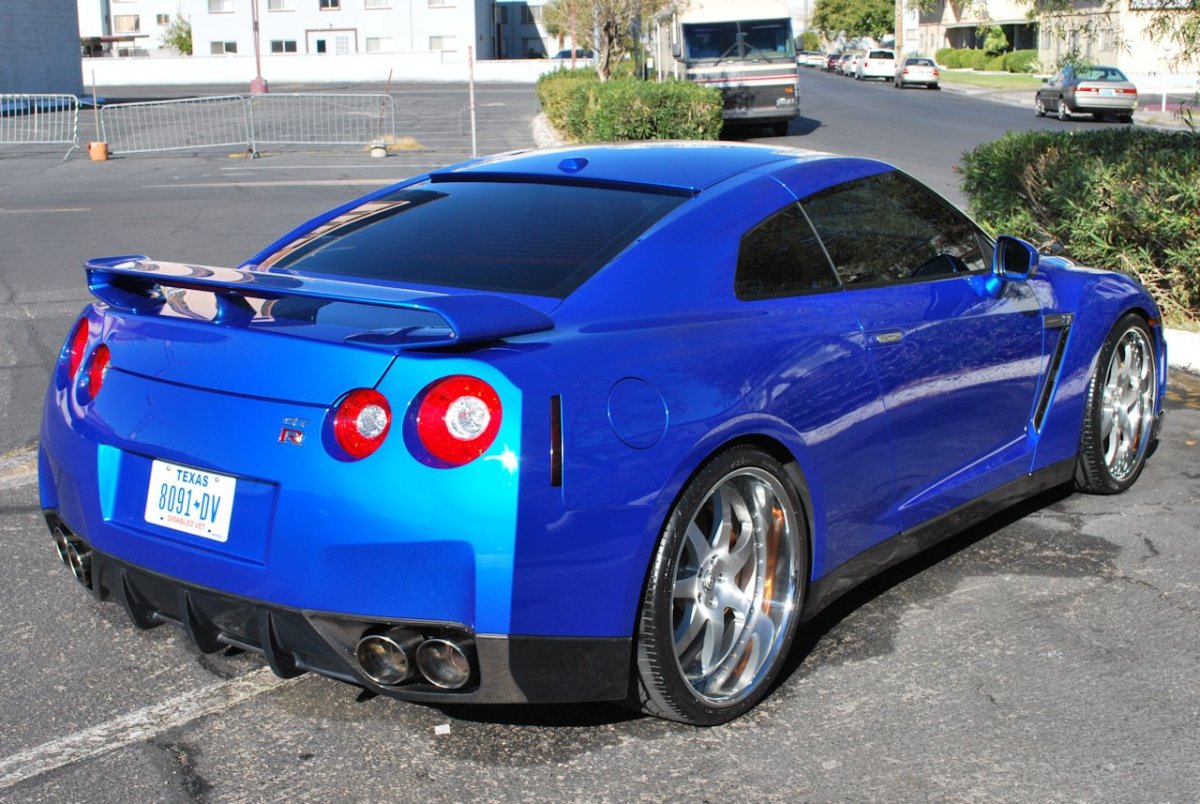 Ниссан GTR 35 синий