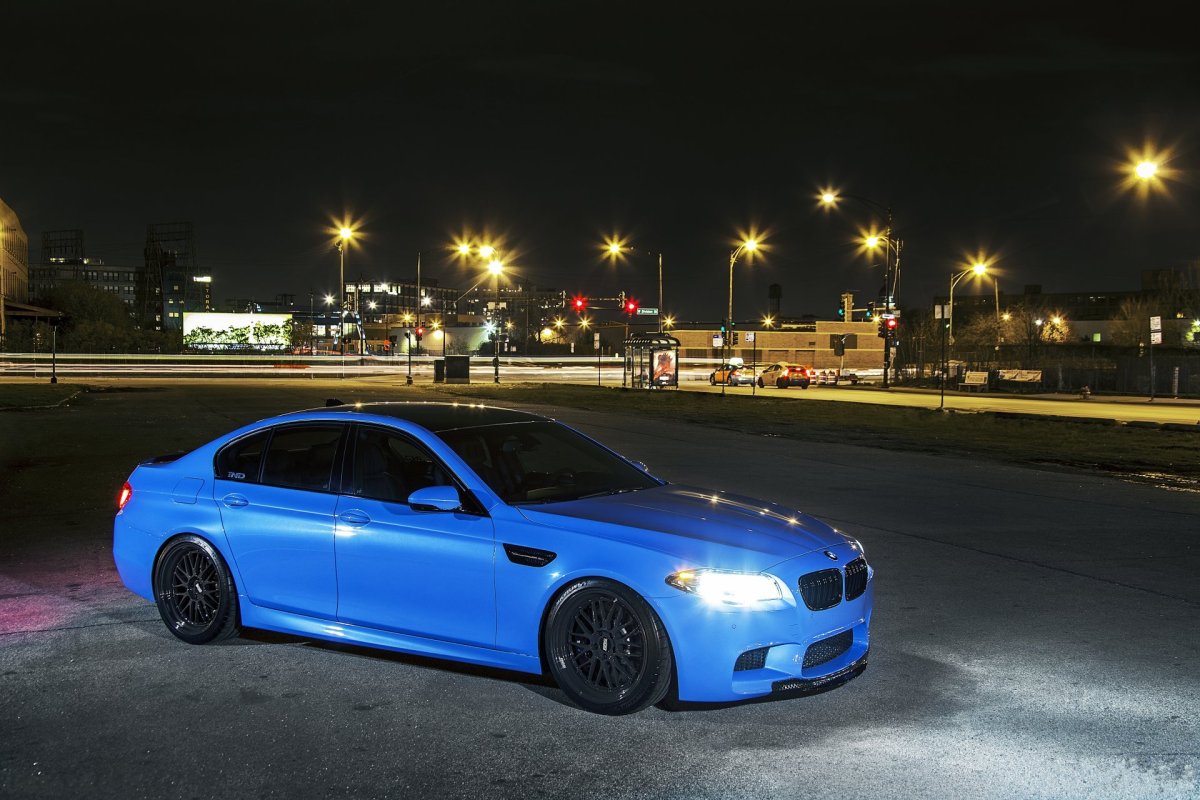 BMW m5 f10 голубая