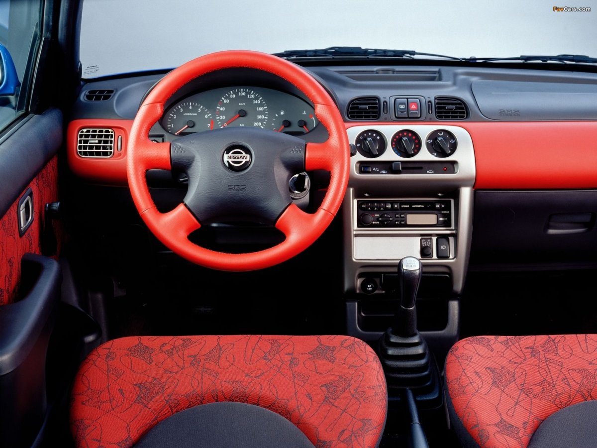 Nissan Micra, 2000 салон