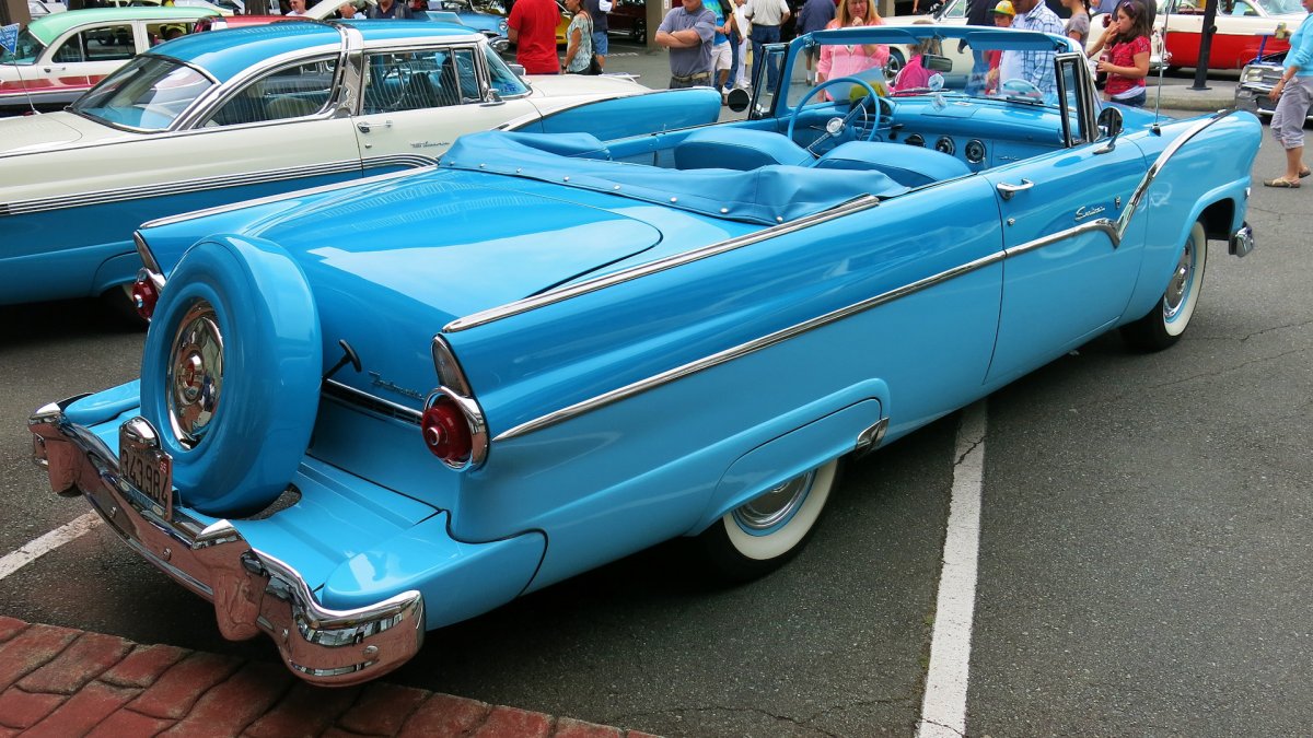 1955 Ford Fairlane Custom