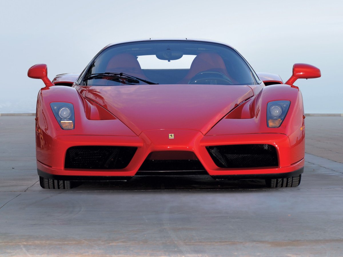 Ferrari Enzo спереди