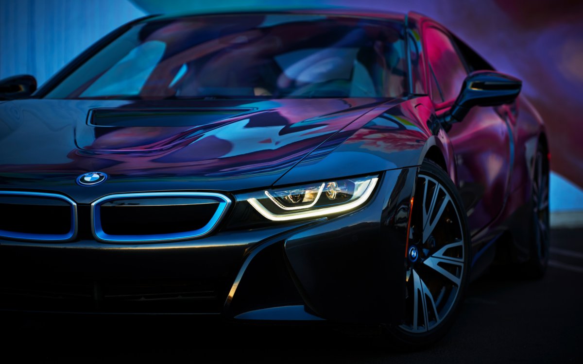 BMW i8 фиолетовая