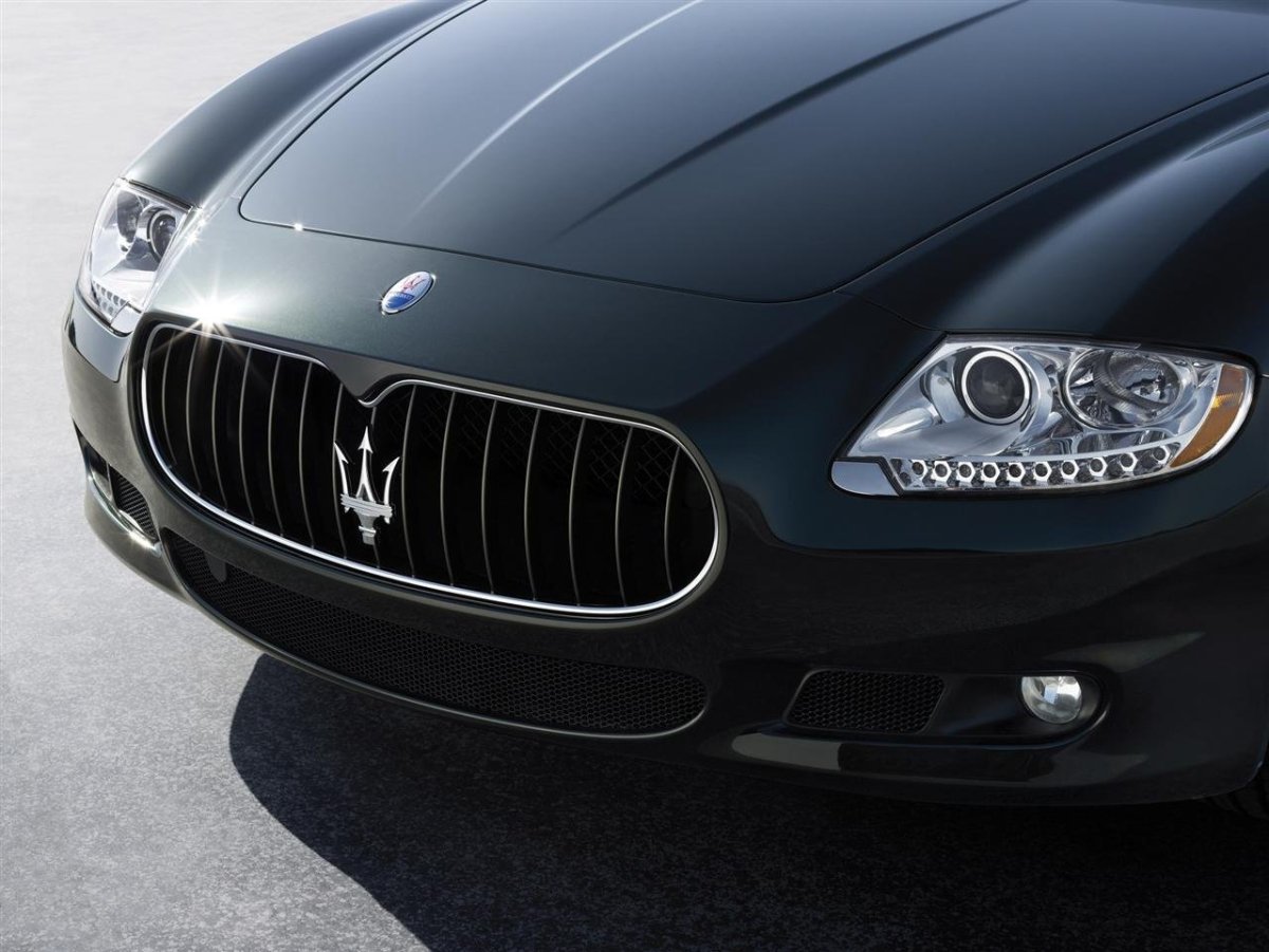 Maserati Quattroporte решетка