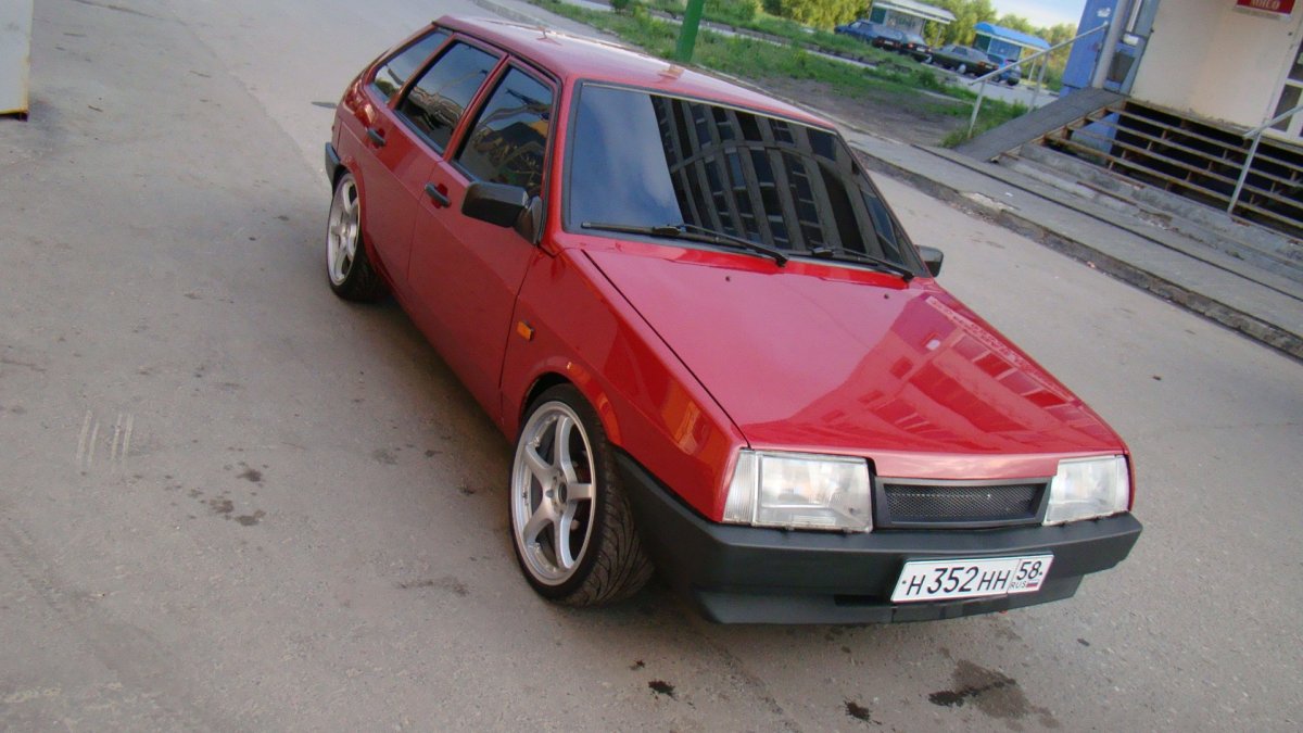 ВАЗ 2109 красная тонированная