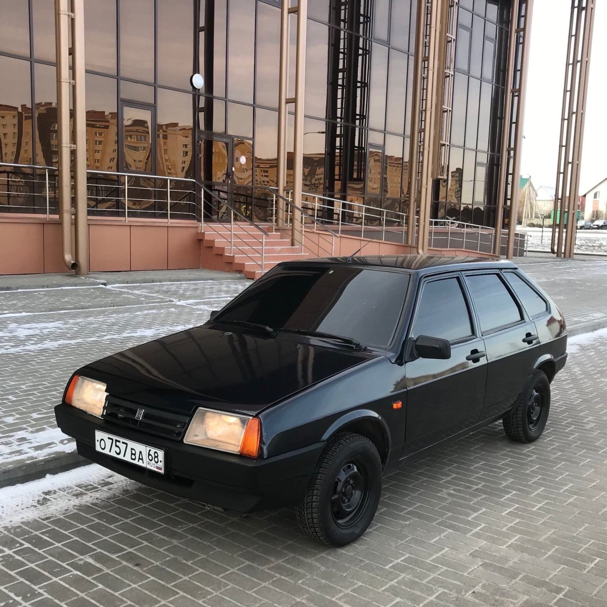 2109 Машина черная