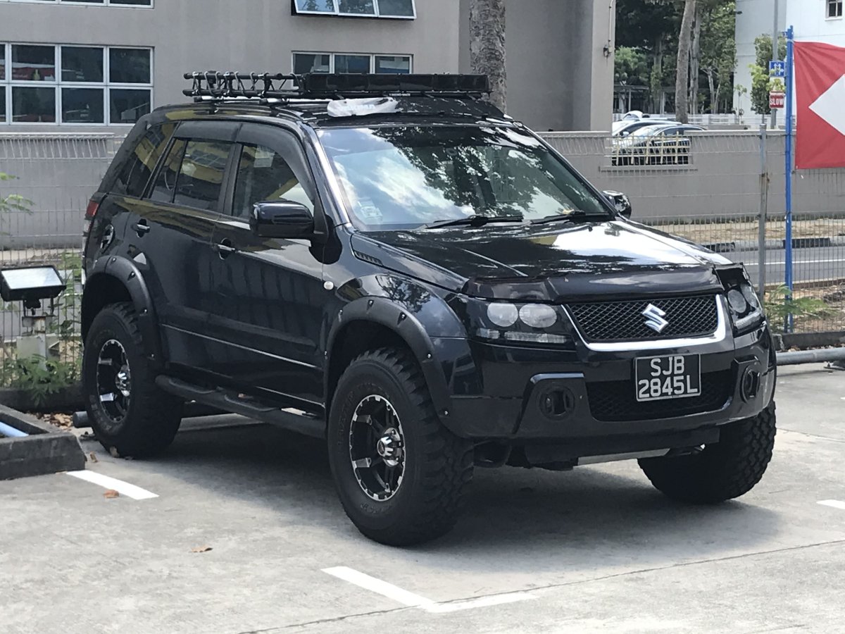 Suzuki Grand Vitara внедорожный