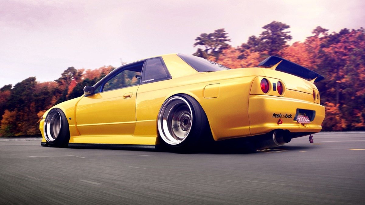 Nissan Skyline r32 желтый