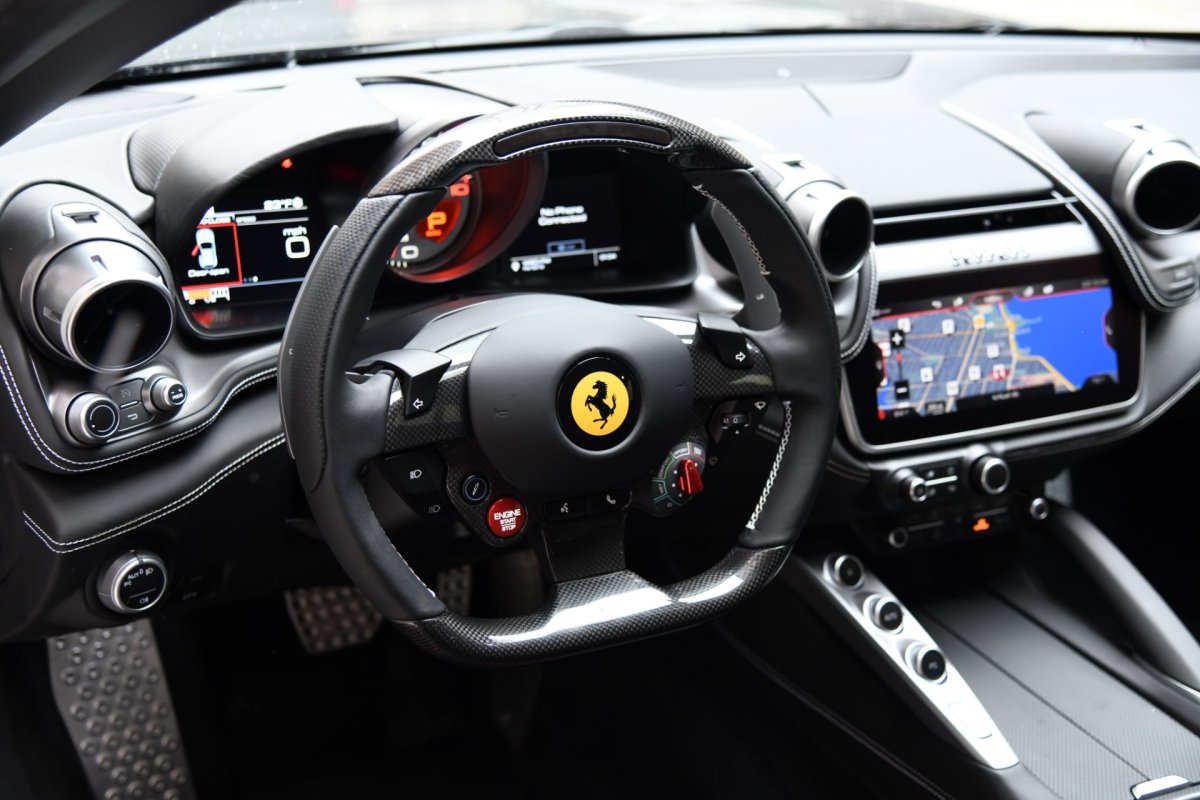 Ferrari Purosangue 2022 салон