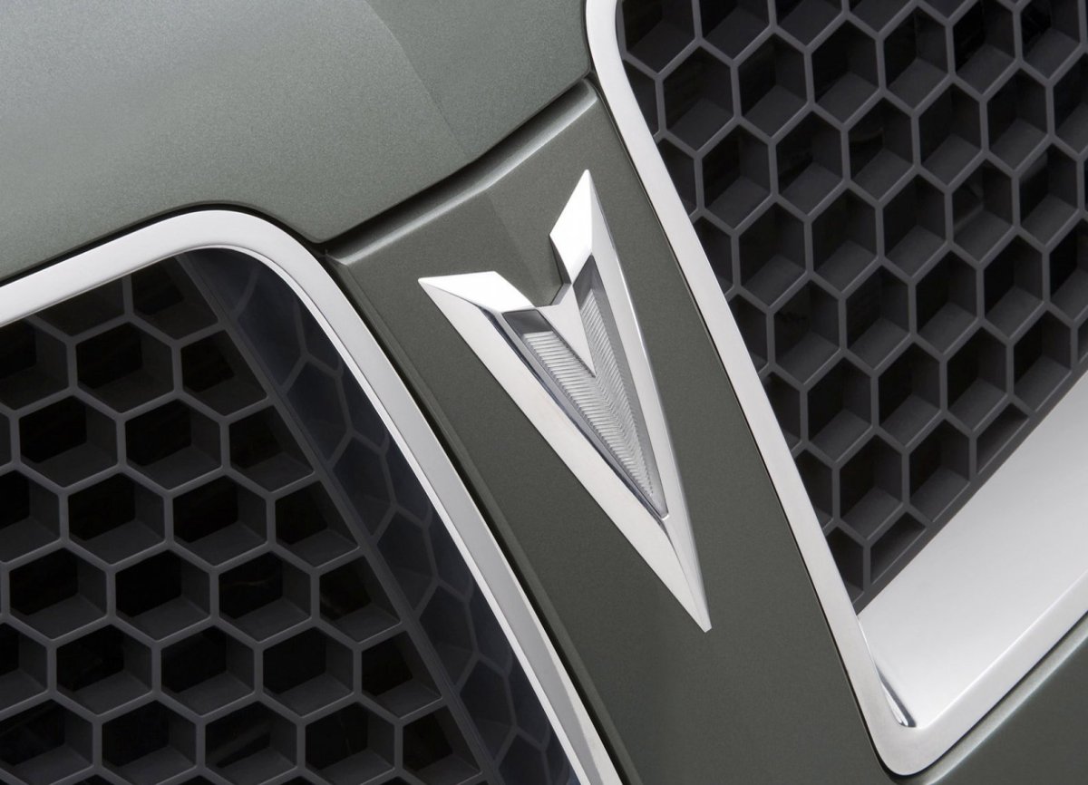 Марка автомобиля треугольник