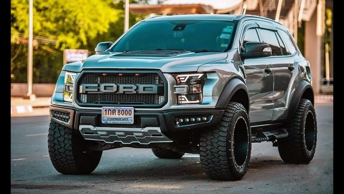 Ford f-150 Raptor SUV