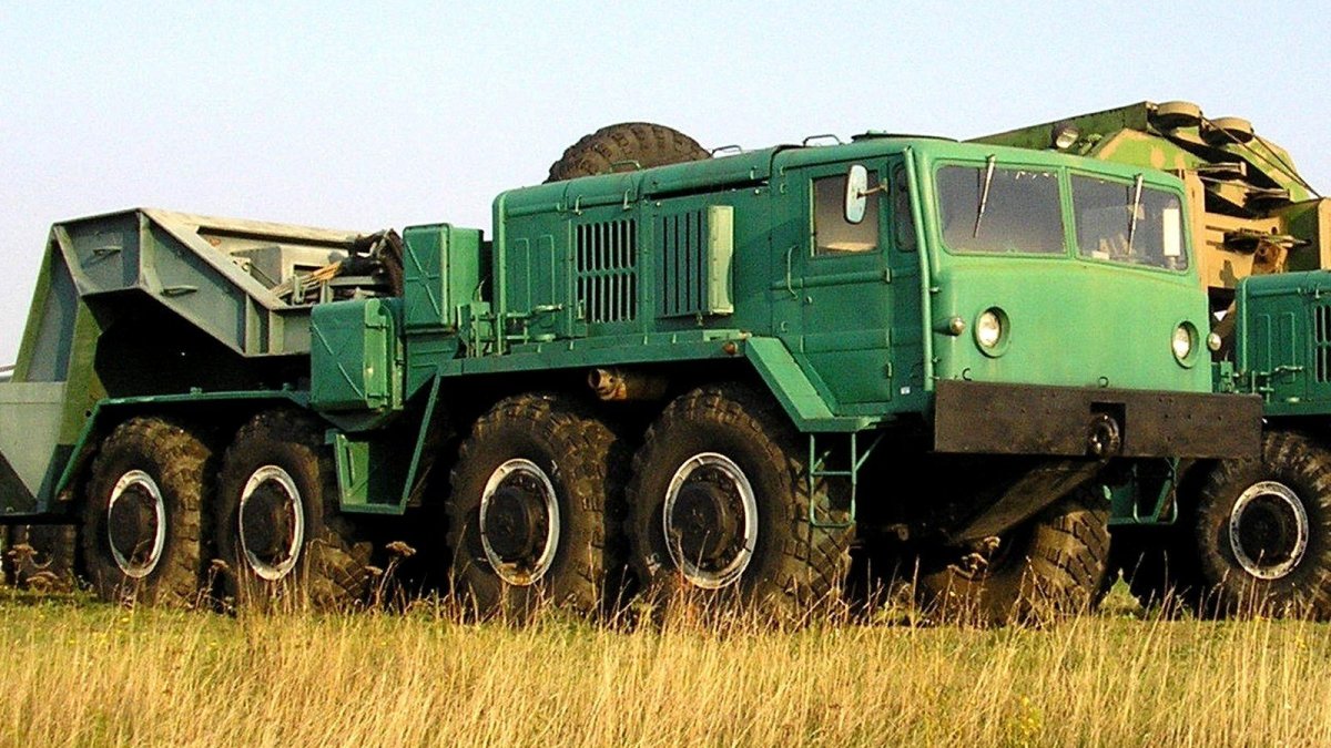 МАЗ 537