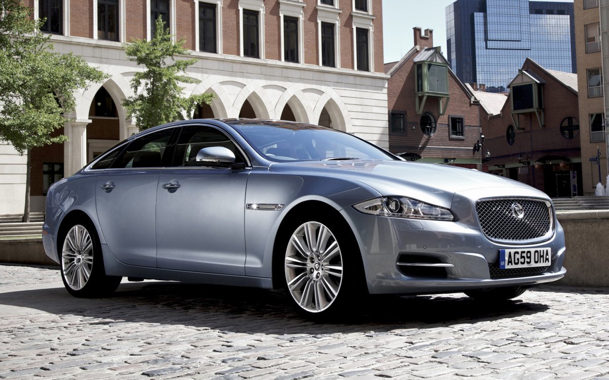 Ягуар XJ 5