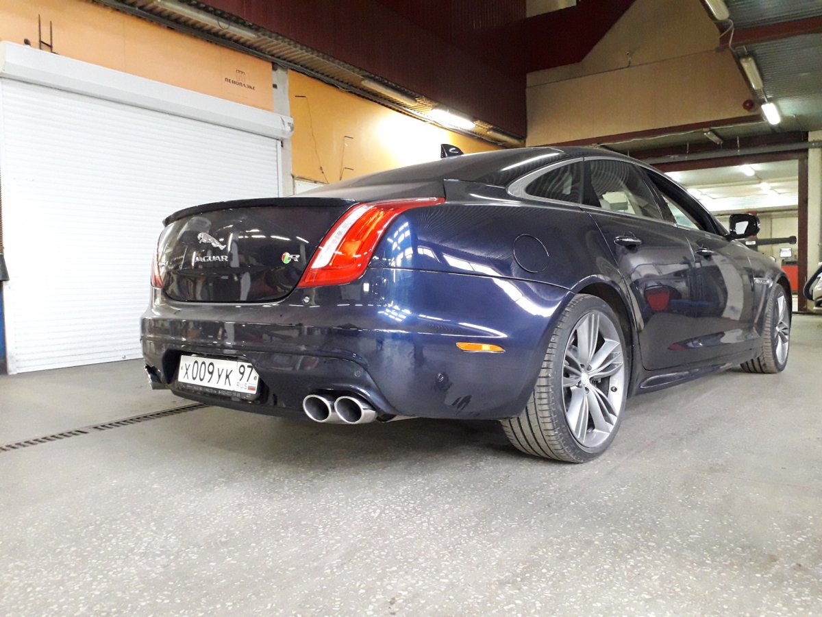 Jaguar XJ 351 r20